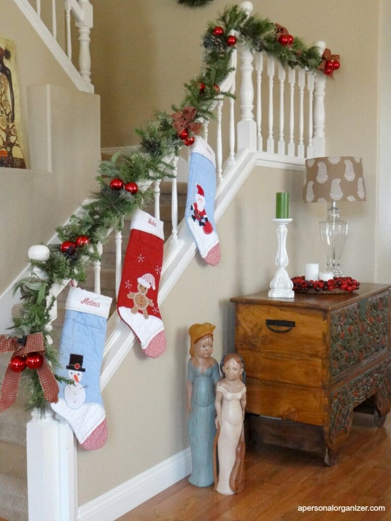 Looking for Christmas decorations ideas? Check Helena's home decorations right here!